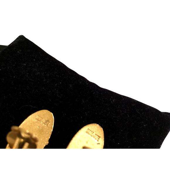 Vintage BICHE de BERE Brutalist/Modernist Hammered Gold tone Drop Earrings - Picture 2 of 4